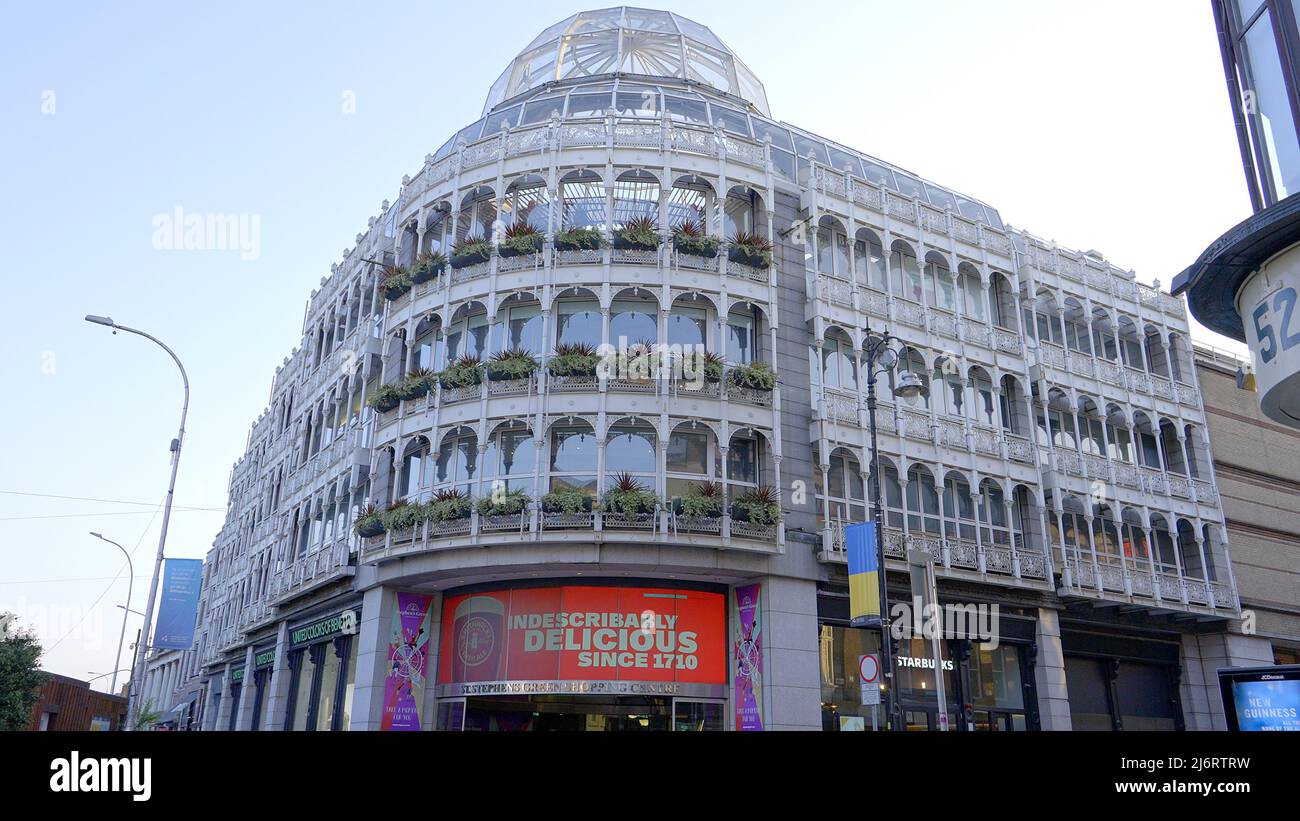 St Stephens Green Shopping Centre in Dublin Grafton Street - DUBLIN, IRLAND - 20. APRIL 2022 Stockfoto