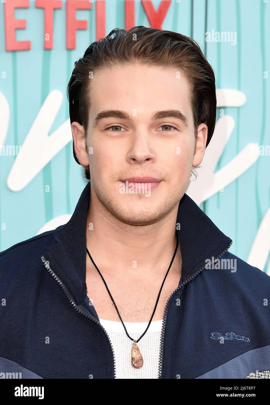 Ricardo Hurtado beim Spaziergang auf dem roten Teppich bei der