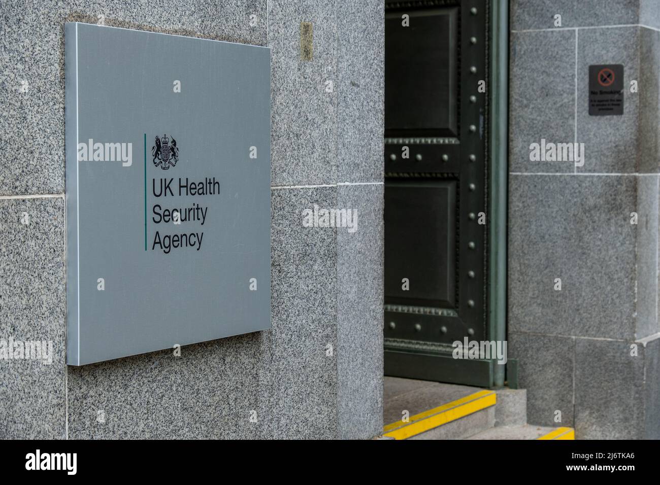 London, Mai 2022: Britische Gesundheitsbehörde, eine britische Regierungsbehörde, die für die öffentliche Gesundheitssicherheit und die Fähigkeit zu Infektionskrankheiten zuständig ist Stockfoto