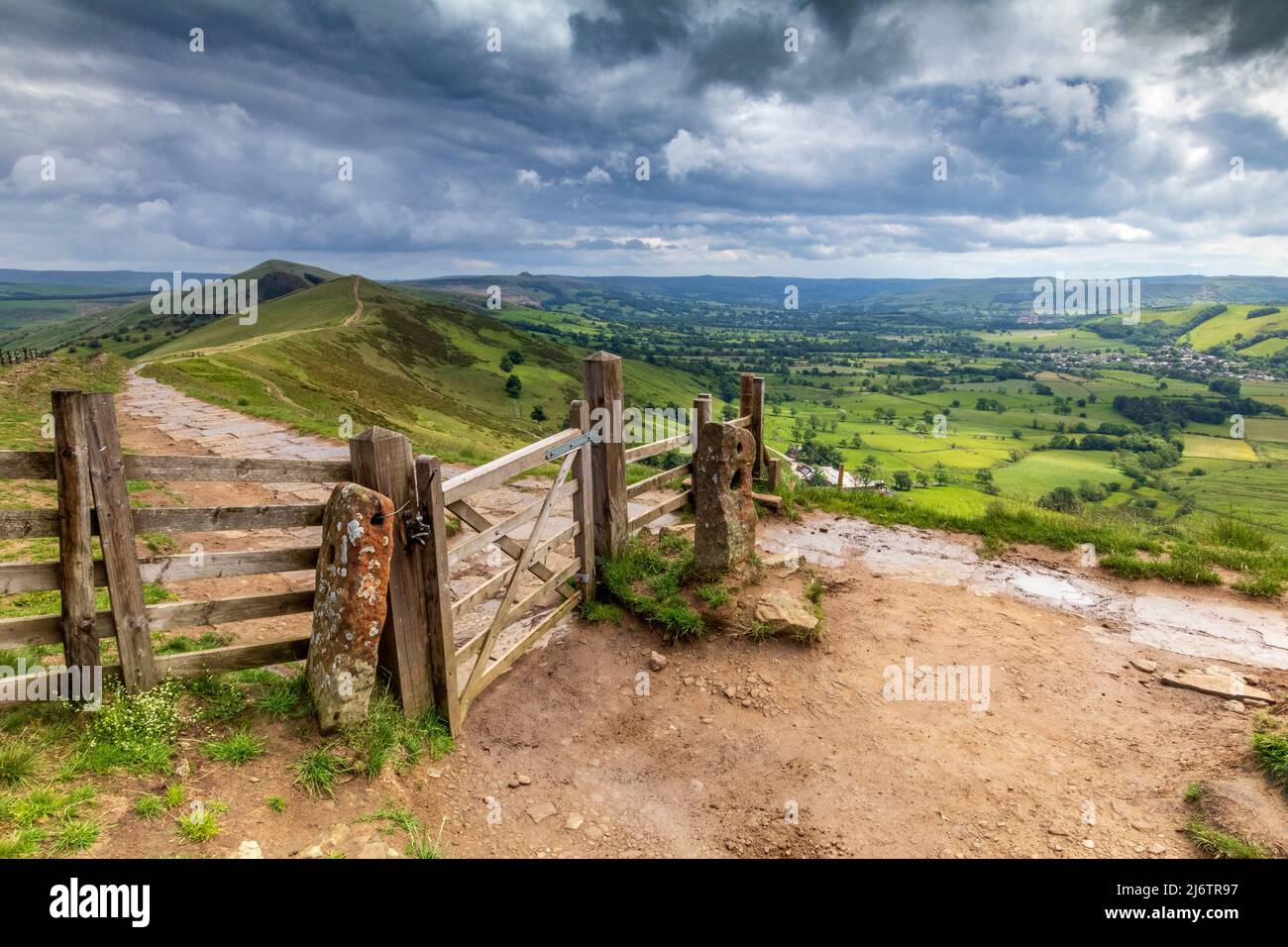 Blick vom Mam Tor in das Hope Valley im Peak District Stockfoto