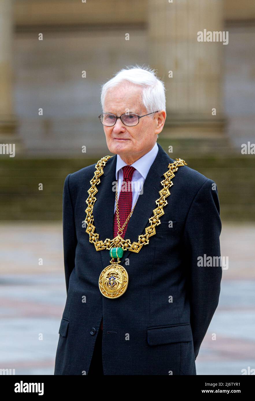 Dundee, Tayside, Schottland, Großbritannien. 4.. Mai 2022. UK News: Ian Borthwick, der rechte ehrenwerte Lord Lieutenant und Lord Provost von Dundee, gab heute seinen Rücktritt bekannt, als er von den BBC Scotland News interviewt wurde. Ian Borthwick war der dienstälteste Ratsherr in Schottland. Er wurde zuerst 1963 in den Stadtrat von Dundee gewählt, 1975 in den Regionalrat von Tayside, 1996 in den Stadtrat von Dundee und 2017 schließlich in den Lord Provost von Dundee. Der Lord Provost ist auch der Lord-Lieutenant von Dundee und macht ihn zum offiziellen Vertreter der Königin in der Stadt. Kredit: Dundee Photographics/Alamy Live Nachrichten Stockfoto