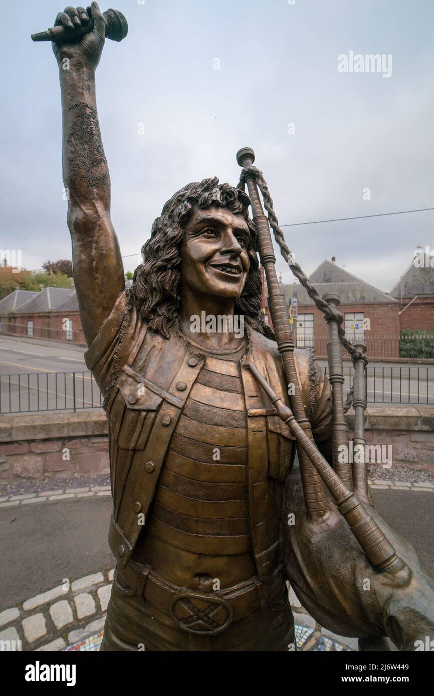 Scott Rathaus Bon Scott Statue, Kirriemuir, Schottland, UK.Ein Denkmal für die ...