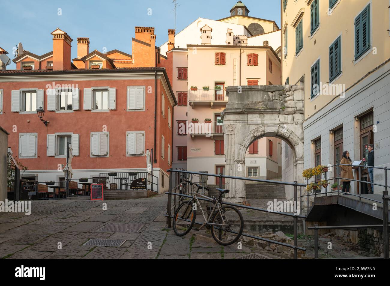 Der arco di riccardo Fotos und Bildmaterial in hoher Auflösung Alamy