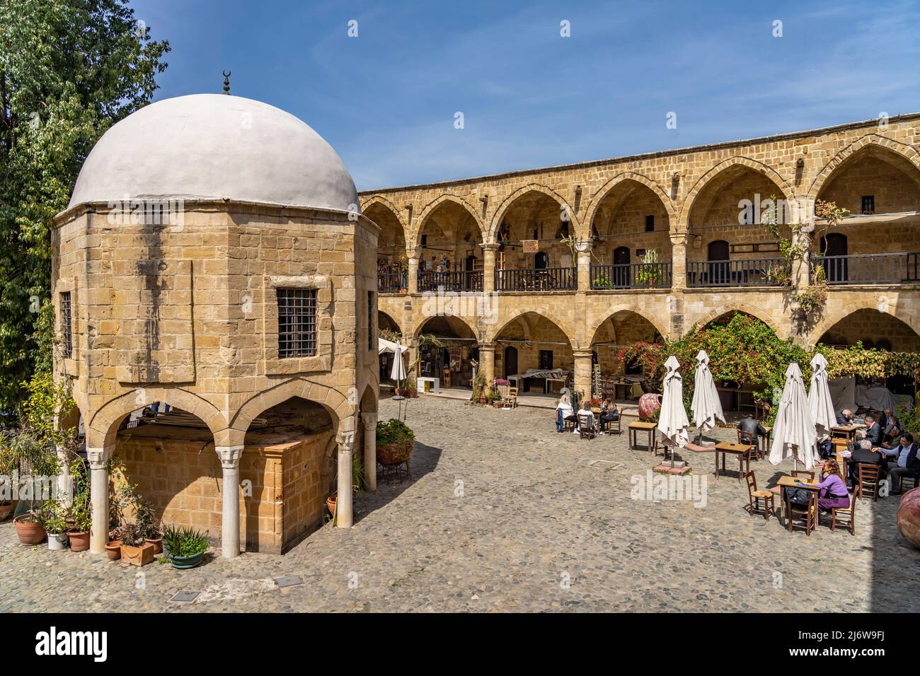 Die alte Karawanserei Büyük Han in Nord-Nikosia oder Lefkosa, Türkische Republik Nordzypern, Europa | die alte Karawanserei Büyük Han in Nord-Nikos Stockfoto