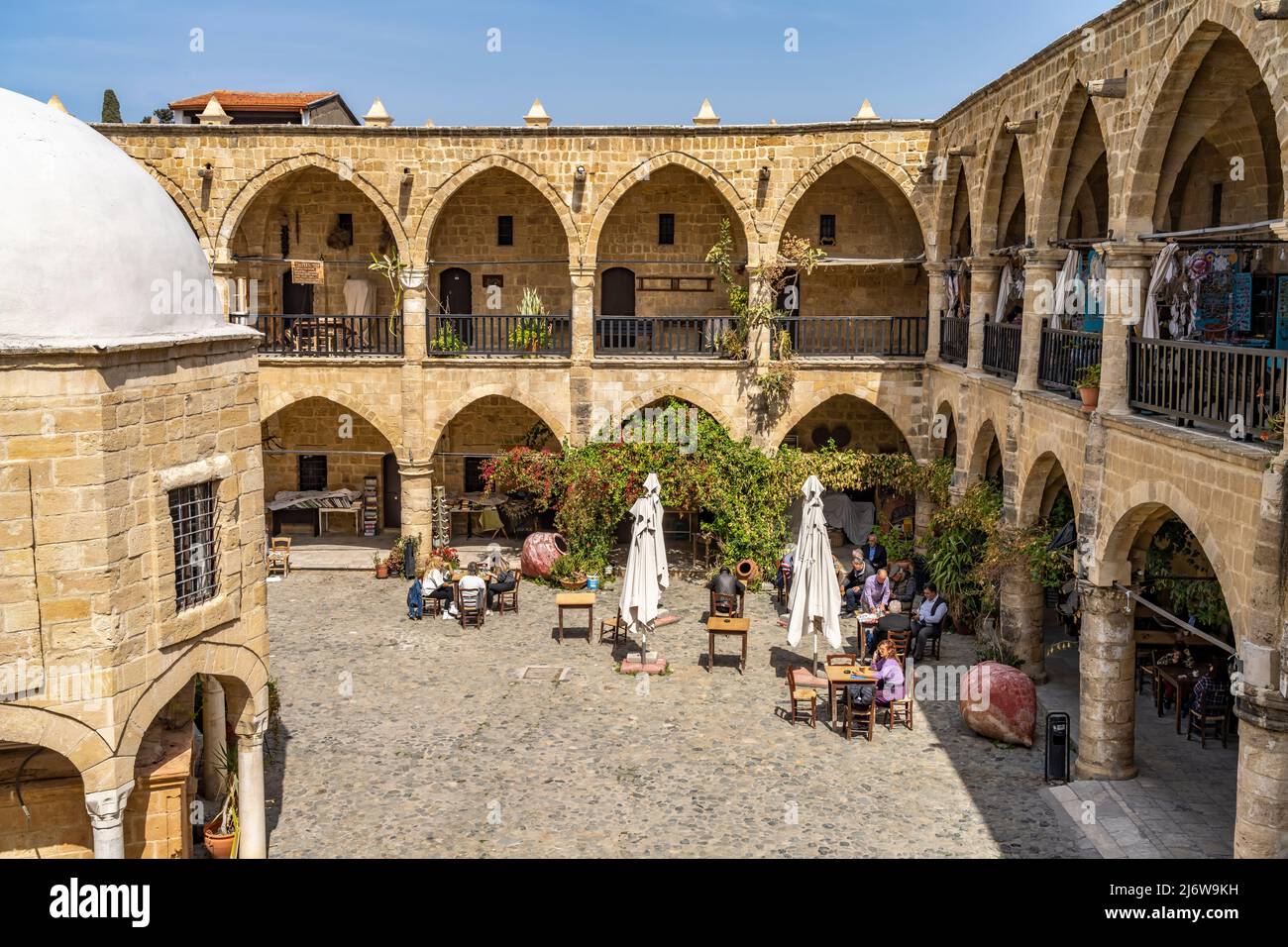 Die alte Karawanserei Büyük Han in Nord-Nikosia oder Lefkosa, Türkische Republik Nordzypern, Europa | die alte Karawanserei Büyük Han in Nord-Nikos Stockfoto