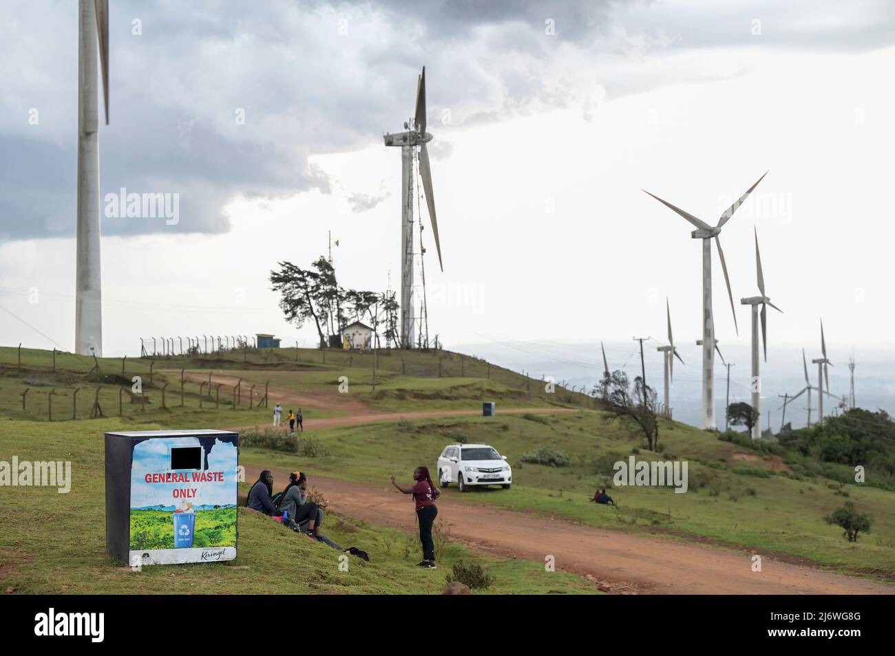KENIA, Nairobi, Ngong Hills, 25,5 MW Windkraftwerk mit Gamesa Windkraftanlagen, Eigentum und Betrieb der KENGEN Kenya Electricity Generating Company, Gamesa ist Teil des Unternehmens Siemens Gamesa Renewable Energy/KENIA, Ngong Hills Windpark, Betreiber KenGen Kenya Electricity Generating Company mit Gamesa Windkraftanlagen Stockfoto