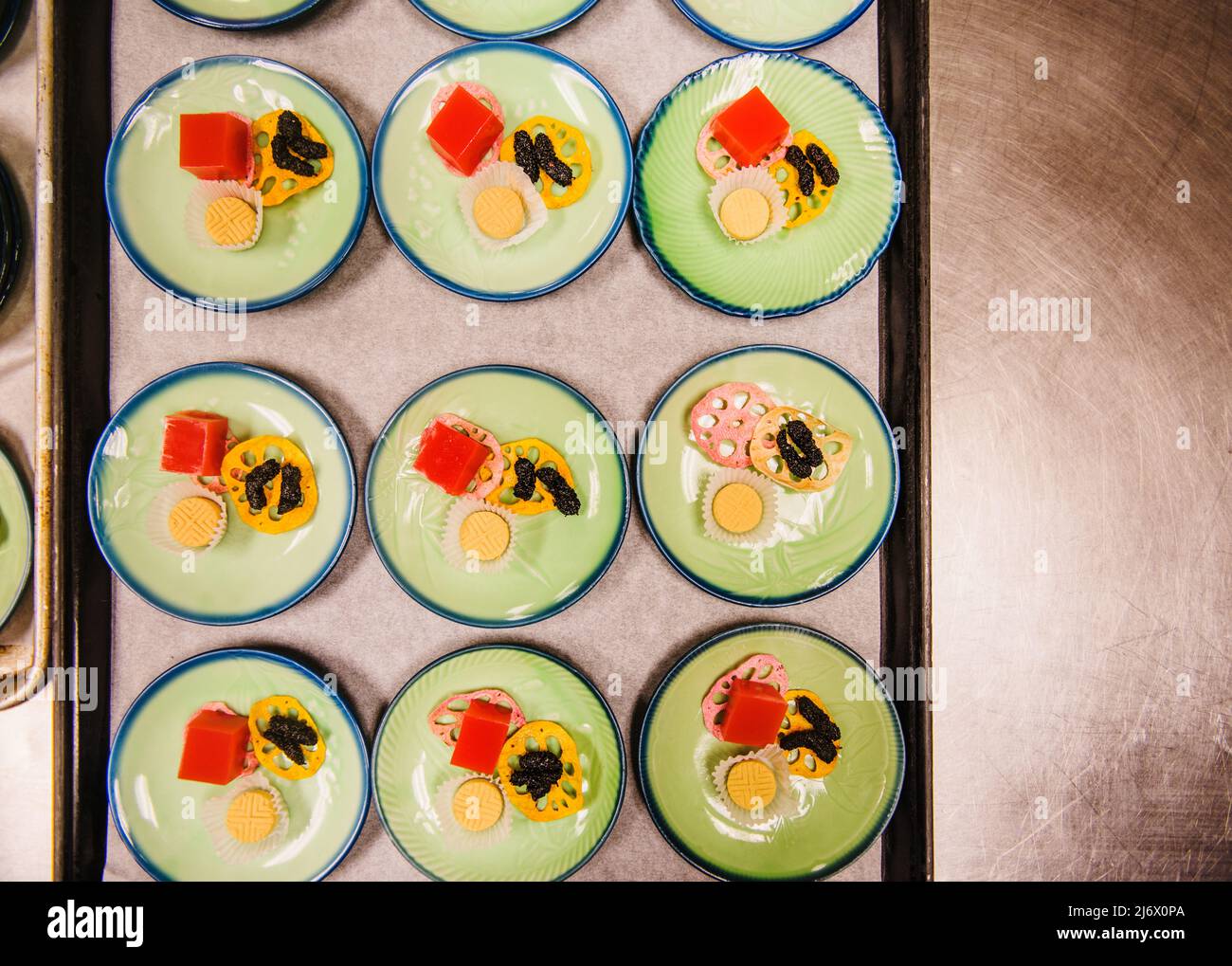 Koreanisches Essen Vorspeisen bereit serviert werden Stockfoto