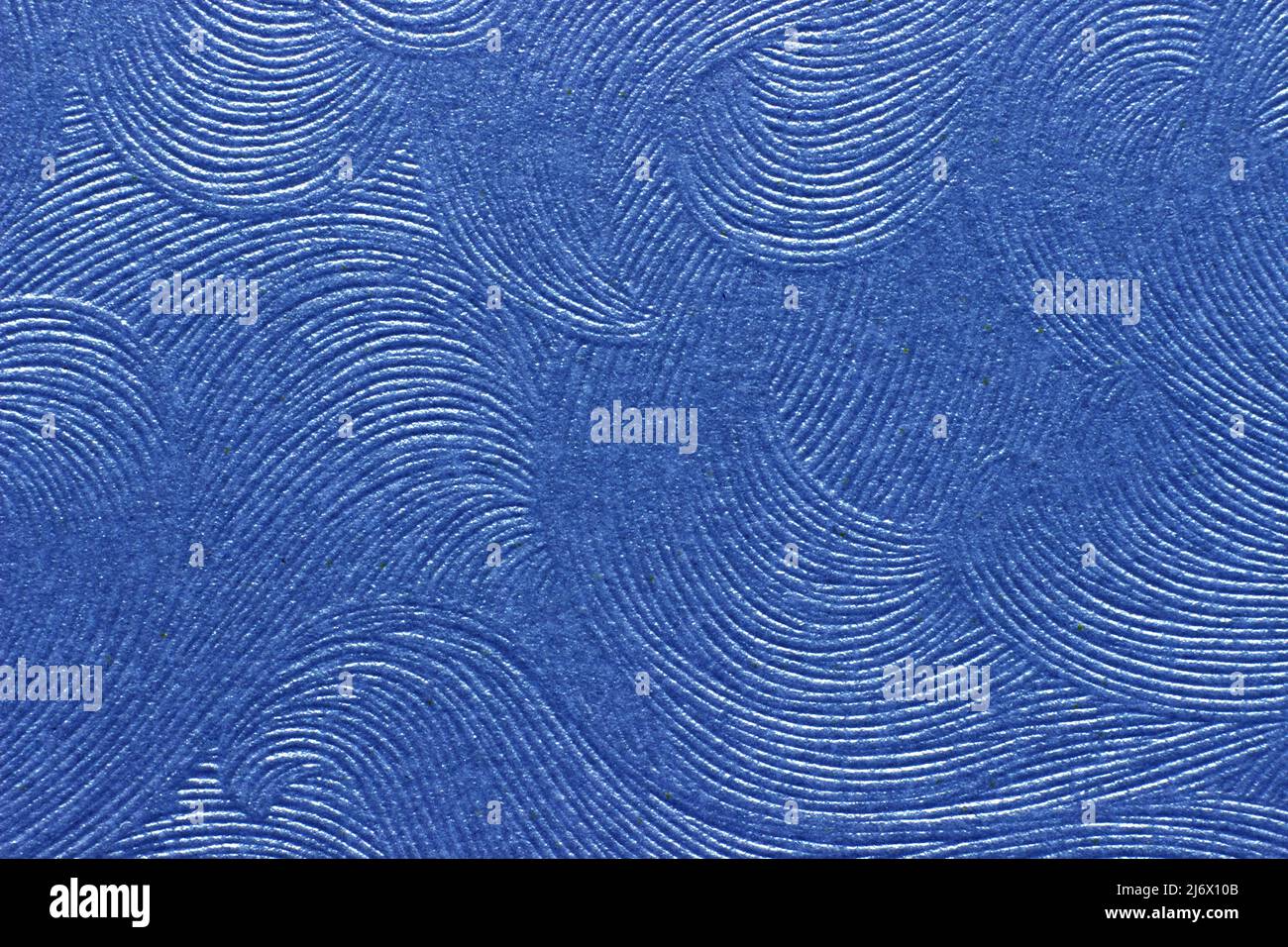 Blaue Welle mit Papiertextur. Weiche Fokus-Textur für den Hintergrund. Stockfoto