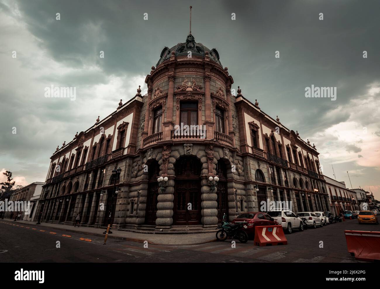 Teatro Macedonio Alcala an einem bewölkten Tag, Oaxaca, Mexiko Stockfoto