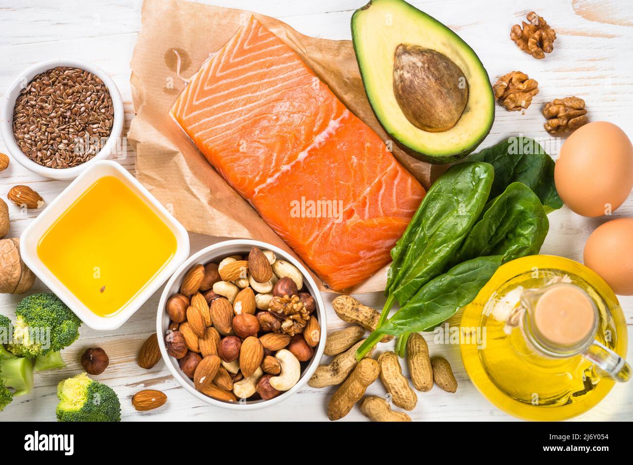 Keto Diät Lebensmittel Zutaten. Gesunde Lebensmittel auf weißem Hintergrund Draufsicht. Stockfoto