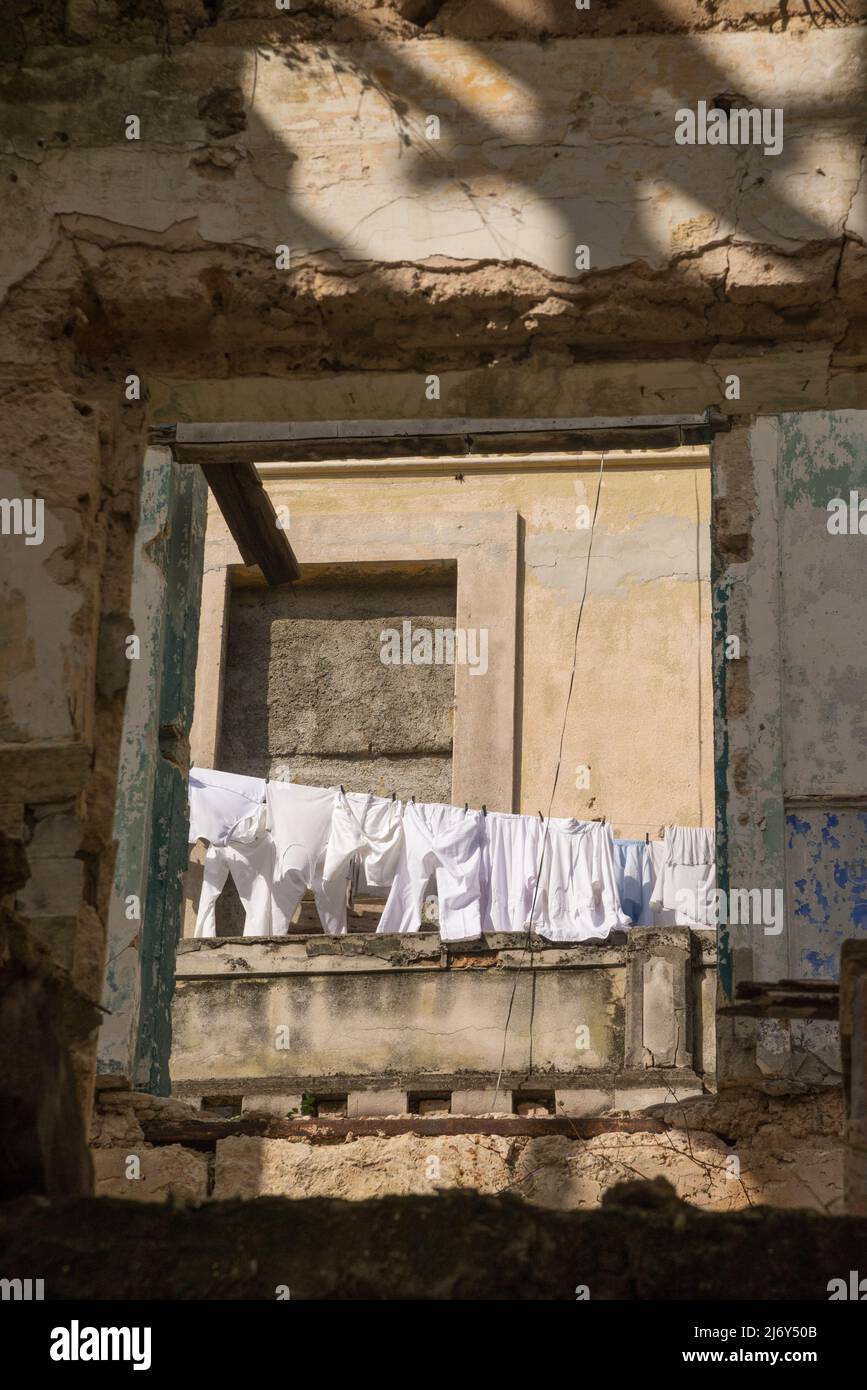 Havanna, Kuba - Blick von einem verlassenen Gebäude Stockfoto