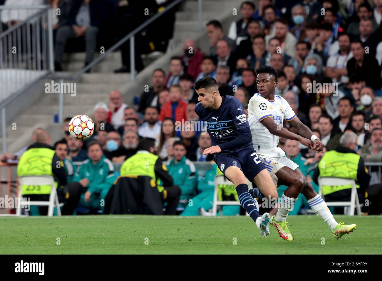 Madrid, Spanien; 04.05.2022.- Real Madrid gegen Manchester City Champions League Halbfinale im Santiago Bernabeu Stadion in Madrid Real Madrid Spieler Vinicius City Final Score 3-1 Real Madrid Tore Rodrygo 90 , 91 + 1  und Karim Benzema 95 P. Manchester City erzielt Tore Riyadh Marhez Global Score 6-5 Foto: Juan Carlos Rojas Stockfoto