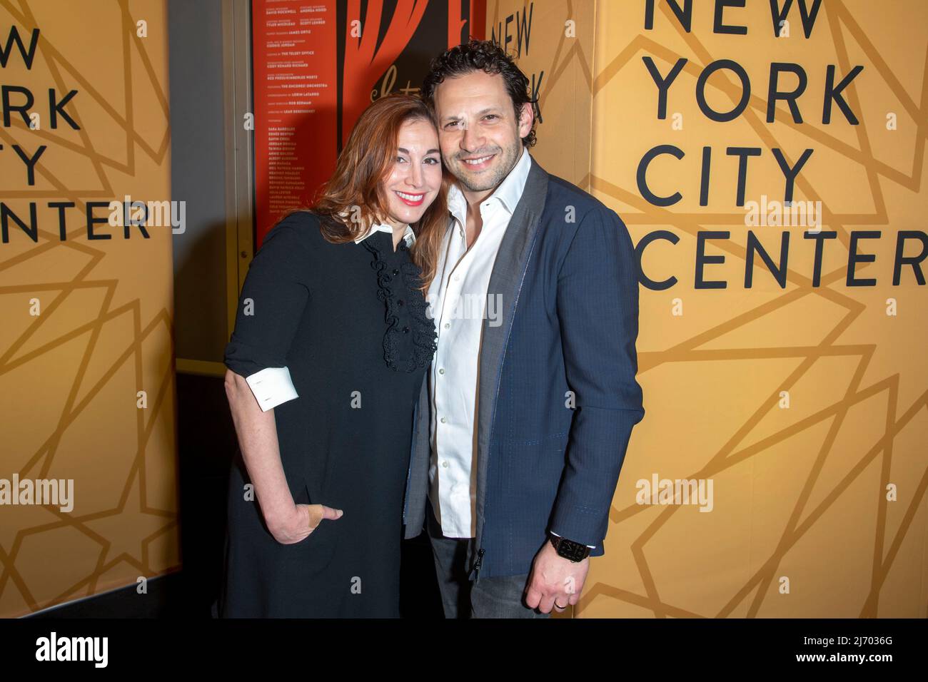 New York, Usa. 04.. Mai 2022. NEW YORK, NEW YORK - 04. MAI: Lauren Patel und Brian Kopel nehmen an der New York City Center Spring Gala Zugaben Teil! „Into the Woods“ im New York City Center am 04. Mai 2022 in New York City. Kredit: Ron Adar/Alamy Live Nachrichten Stockfoto