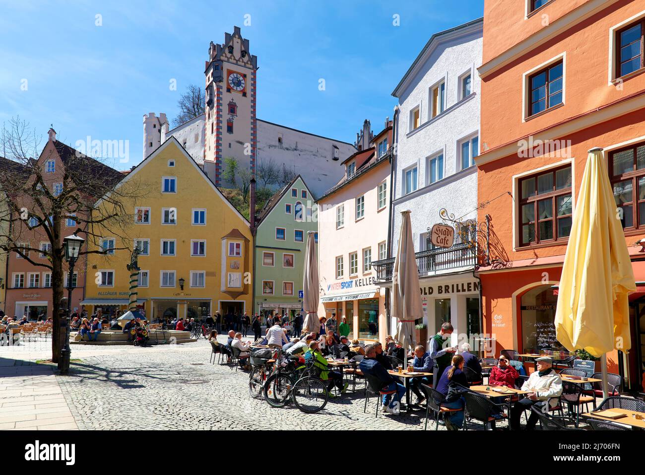 Deutschland Bayern Romantische Straße. Fussen. Restaurants und Cafés im Freien Stockfoto