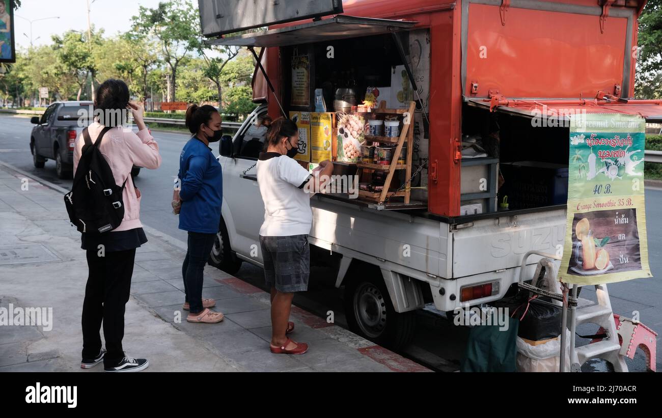 Asoke Road Asok Montri Road aka Soi Sukhumvit 21 Klong Toey Bangkok Thailand Stockfoto