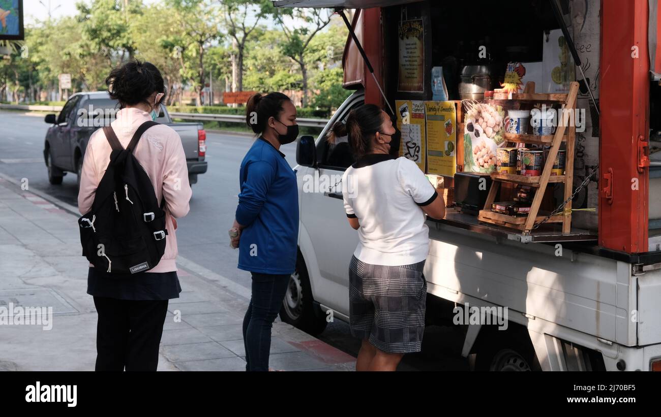 Asoke Road Asok Montri Road aka Soi Sukhumvit 21 Klong Toey Bangkok Thailand Stockfoto