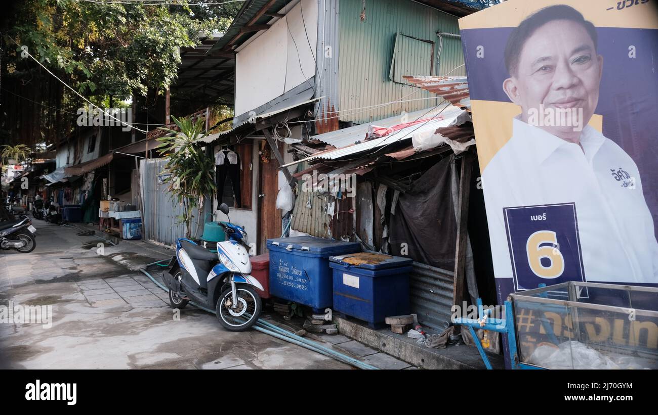 Ghetto Asoke Road Asok Montri Road aka Soi Sukhumvit 21 Klong Toey Bangkok Thailand Stockfoto