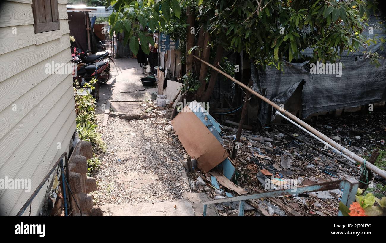 Canal Waterway Asoke Road Asok Montri Road aka Soi Sukhumvit 21 Klong Toey Bangkok Thailand Stockfoto