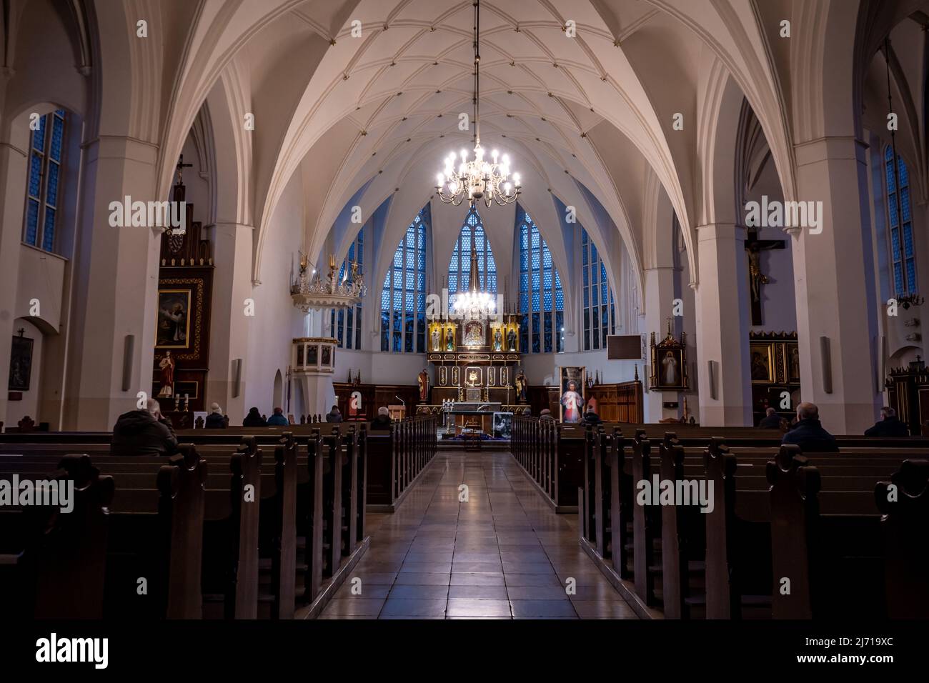 Danzig,PL-15 Mar 22: Innenraum der wunderschönen Pfarrkirche unserer Lieben Frau, Königin der Polnischen Krone in Danzig an der Polanki Straße, Hauptschiff vom b Stockfoto