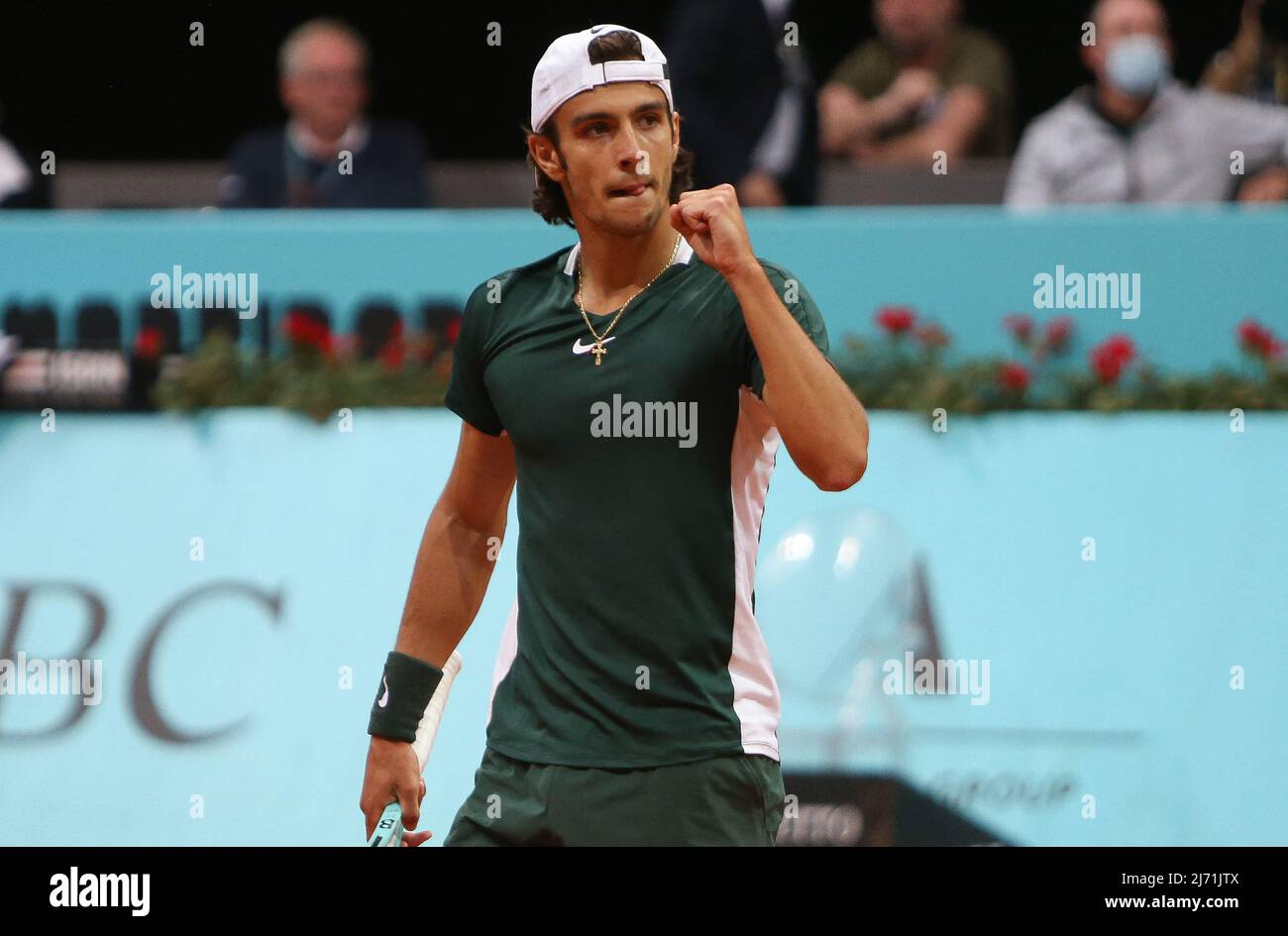 Lorenzo Musetti aus Italien während des Tennisturniers Mutua Madrid Open 2022 am 4. Mai 2022 im Caja Magica Stadion in Madrid, Spanien. Foto Laurent Lairys/ABACAPRESS.COM Stockfoto