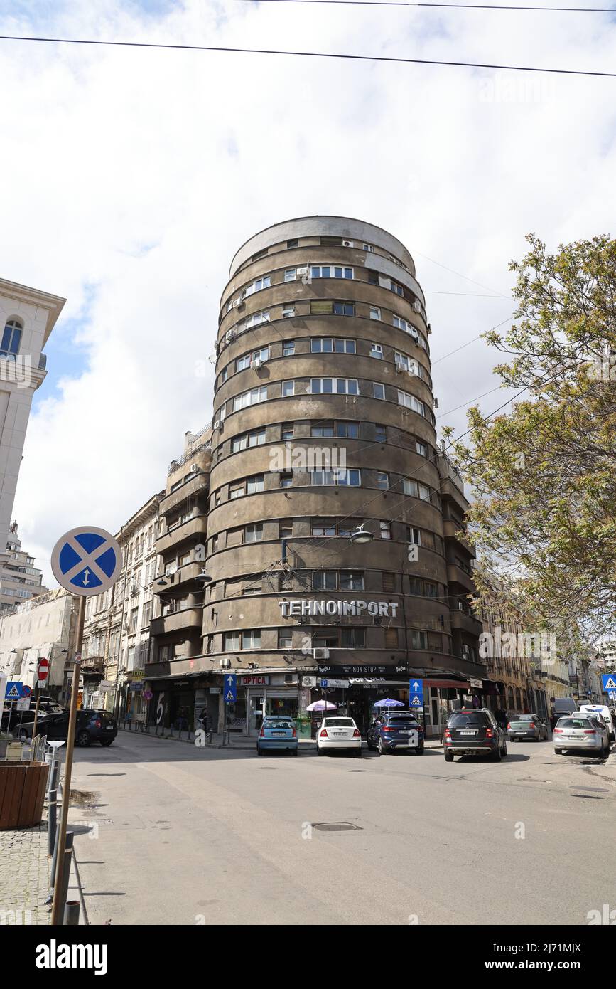 Tehnoimport-Gebäude im brutalistischen Architekturstil in Strada Doamnei im Zentrum von Bukarest, Rumänien Stockfoto