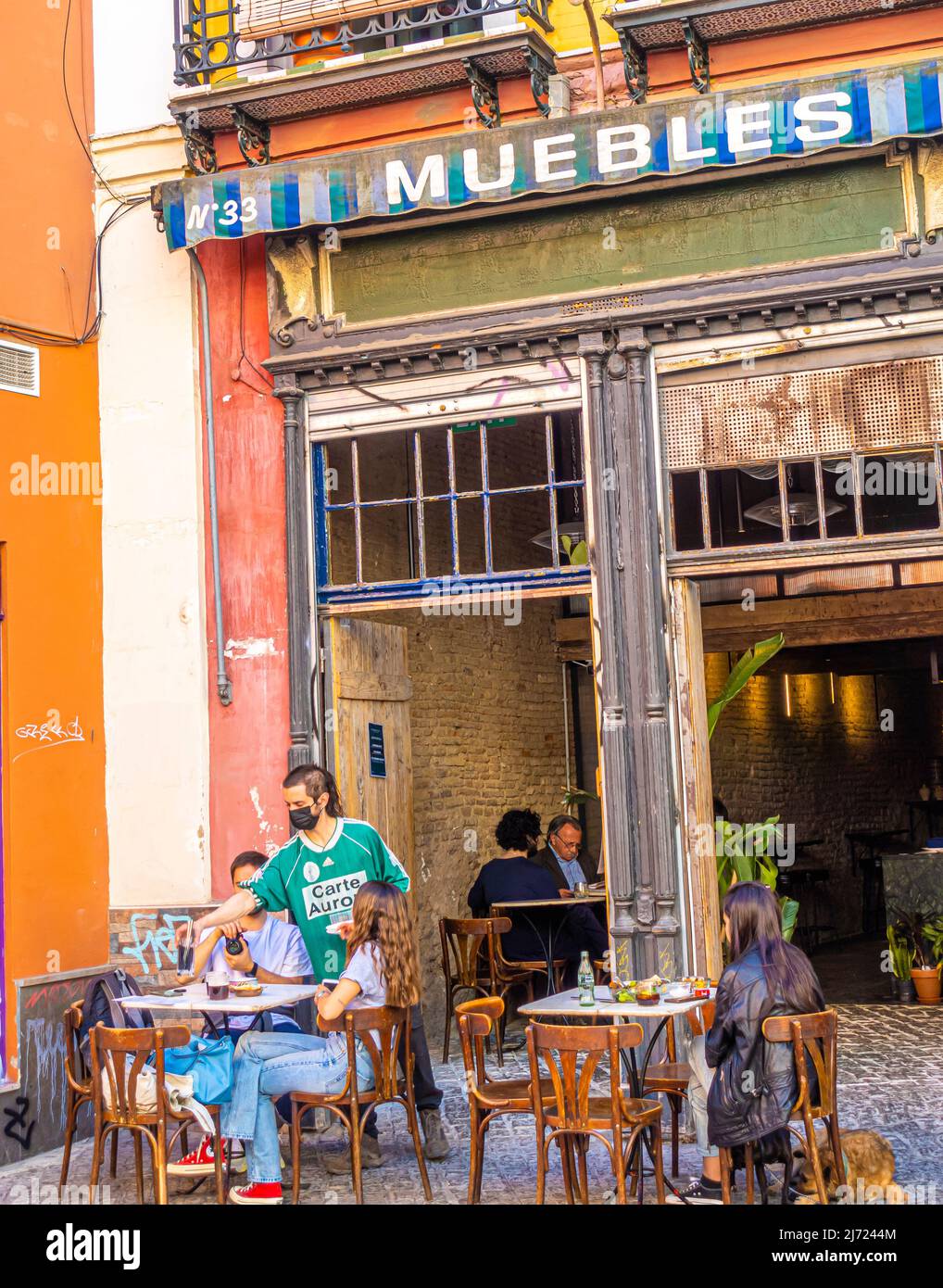Café Muebles mit libanesischer Küche. Libanesische Restaurants in Sevilla, Andacia, Spanien Stockfoto