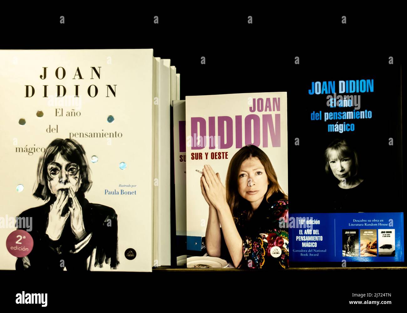 Joan Didion Bücher auf Spanisch im Regal Stockfoto