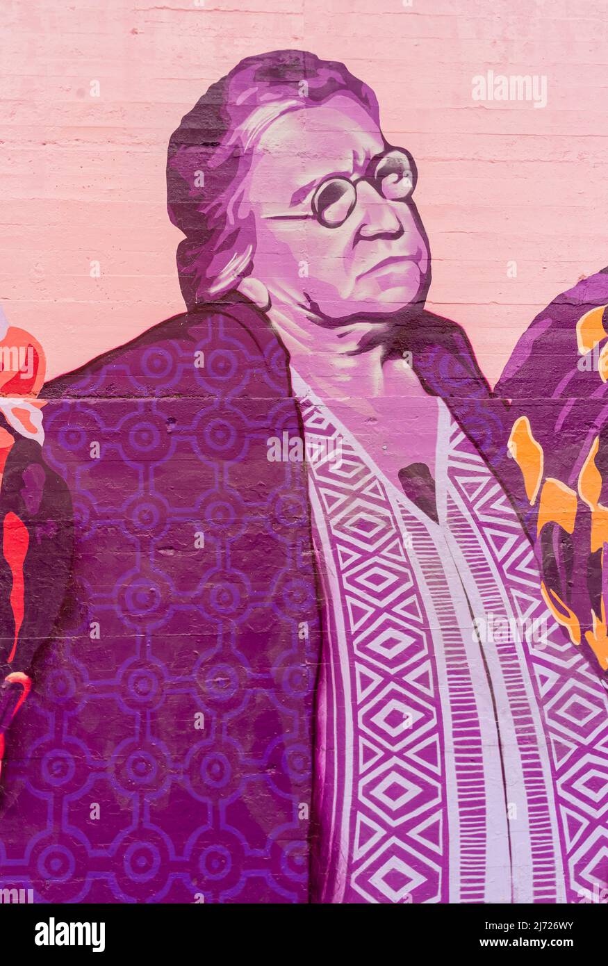 Wandbild der russischen anarchistischen Aktivistin Emma Goldman, Concepcion Feministische Wandbild La Unión hace la fuerza, an der Wand in, Madrid Spanien Stockfoto