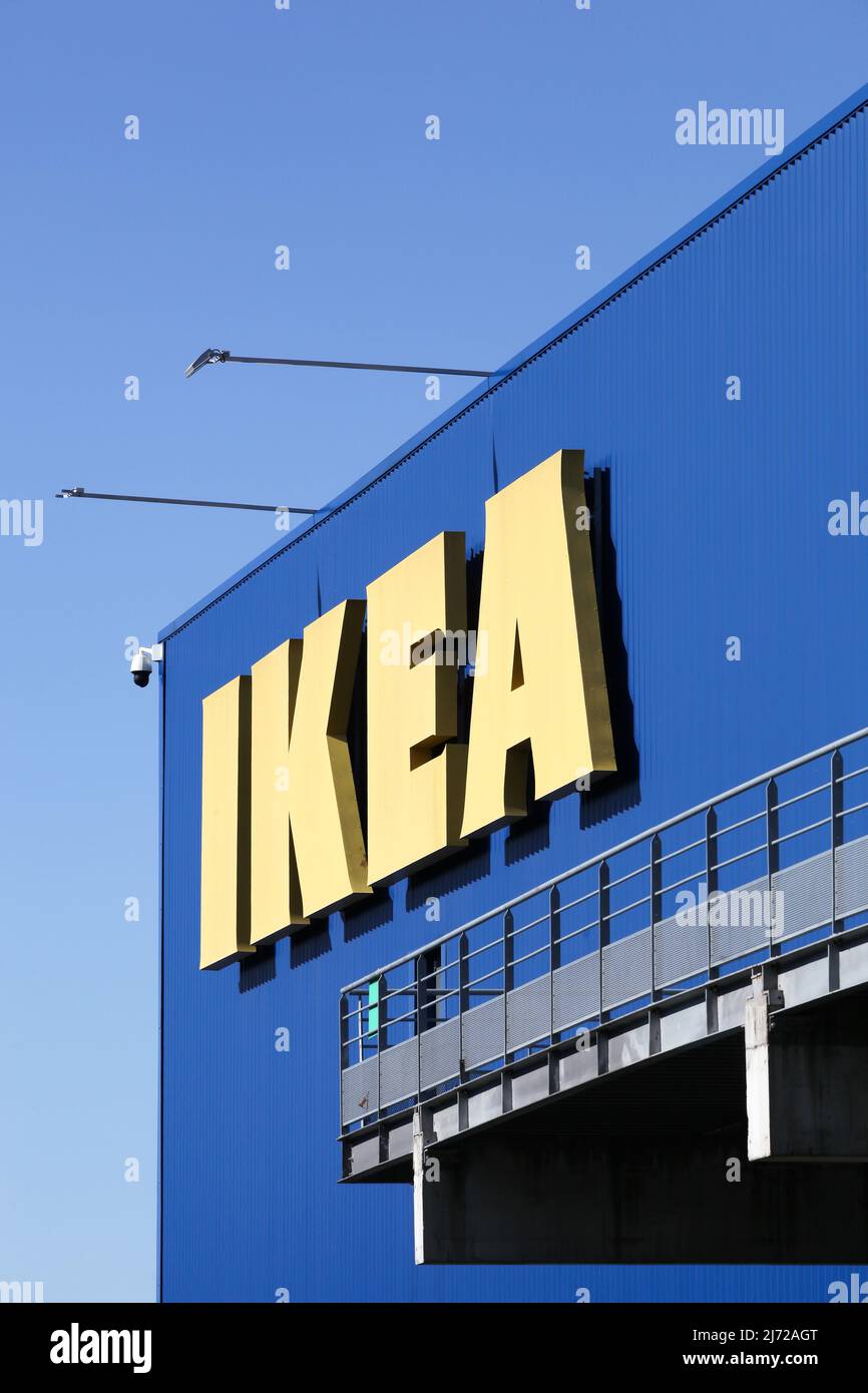 Saint Etienne, Frankreich - 21. Juni 2020:IKEA Store in Frankreich. IKEA ist eine multinationale Gruppe von Unternehmen, die montagefertige Möbel entwerfen und verkaufen Stockfoto