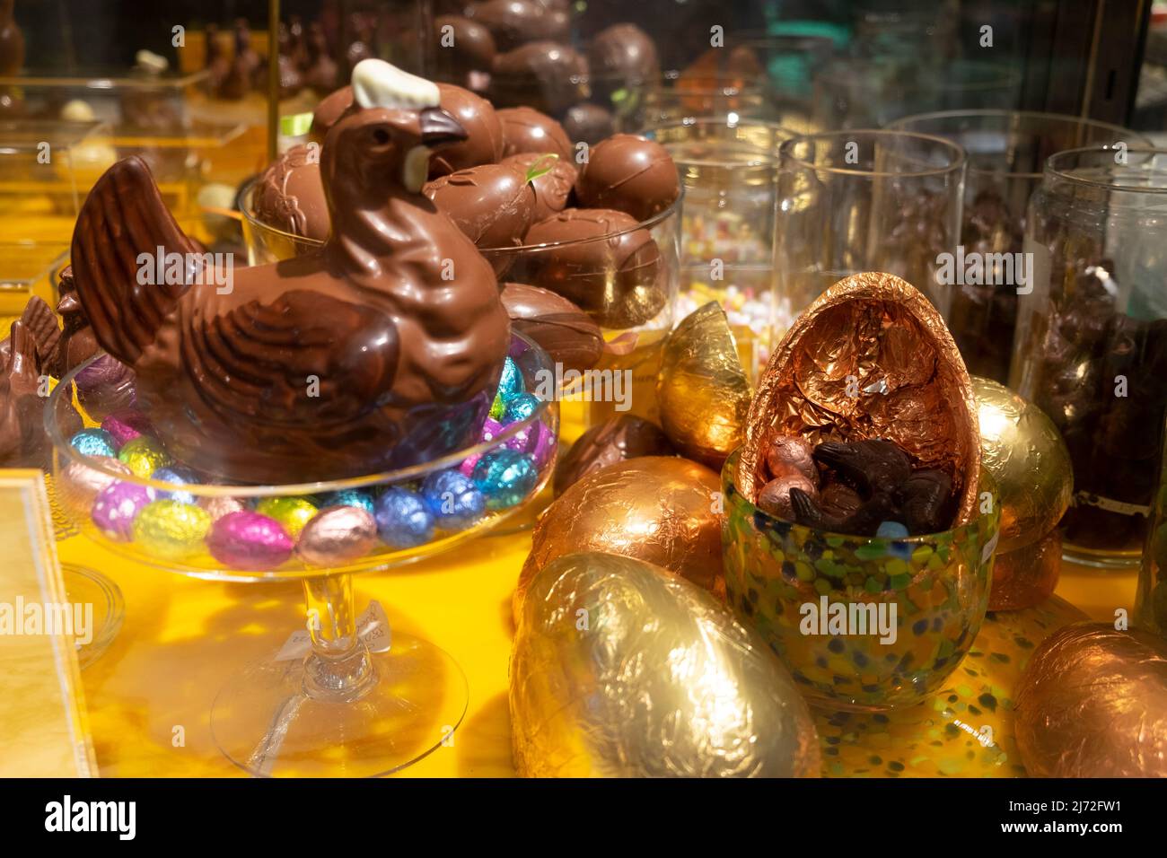Inneneinrichtung von Fortnum & Mason zu Ostern 2022 in Piccadilly West London W1A UK England KATHY DEWITT Stockfoto Inneneinrichtung von Fortnum & Mason zu Ostern 2022 in Piccadilly West London W1A UK England KATHY DEWITT Stockfoto