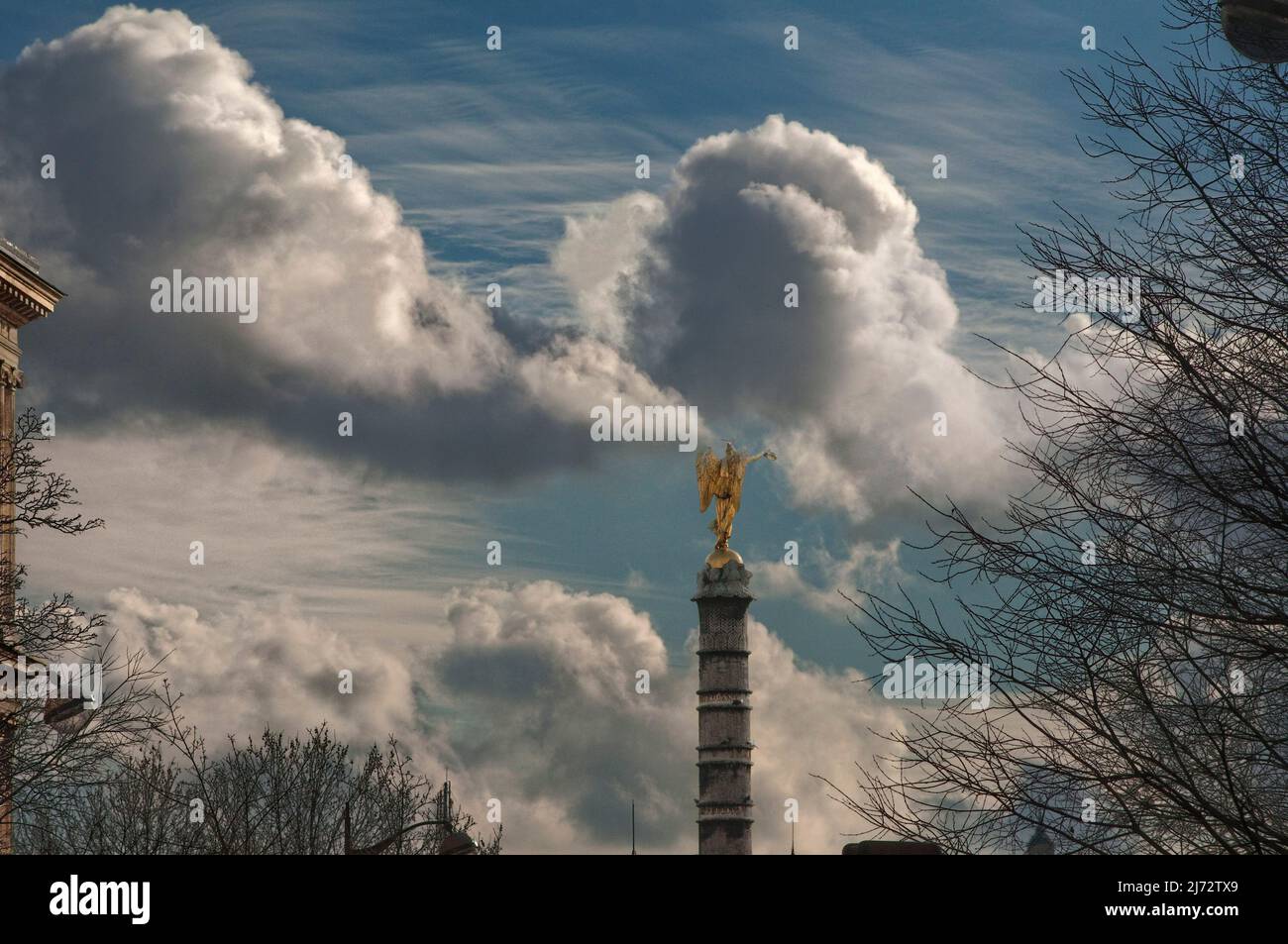 Die fontaine des Palmiers am Place du Châtelet sah die Ecke Rue des Halles und Rue de Rivoli. Stockfoto