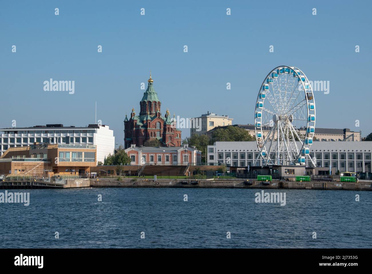 SkyWheel, ein Riesenrad, verfügt über eine Gondelkabine mit Sauna, die