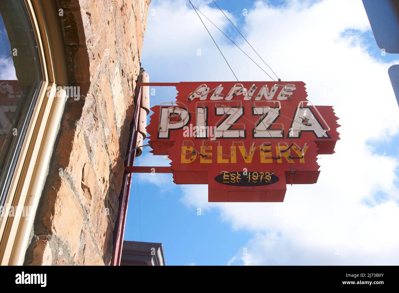 Außenschild für Alpine Pizza in Flagstaff, Arizona. Stockfoto