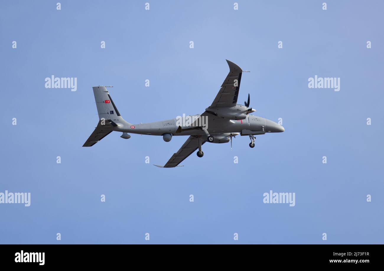 Bayraktar Akıncı ist ein unbemanntes Luftfahrzeug (UCAV) der Teknofest Airshow 2021 in Höhenlage mit langer Ausdauer (Hale) Stockfoto