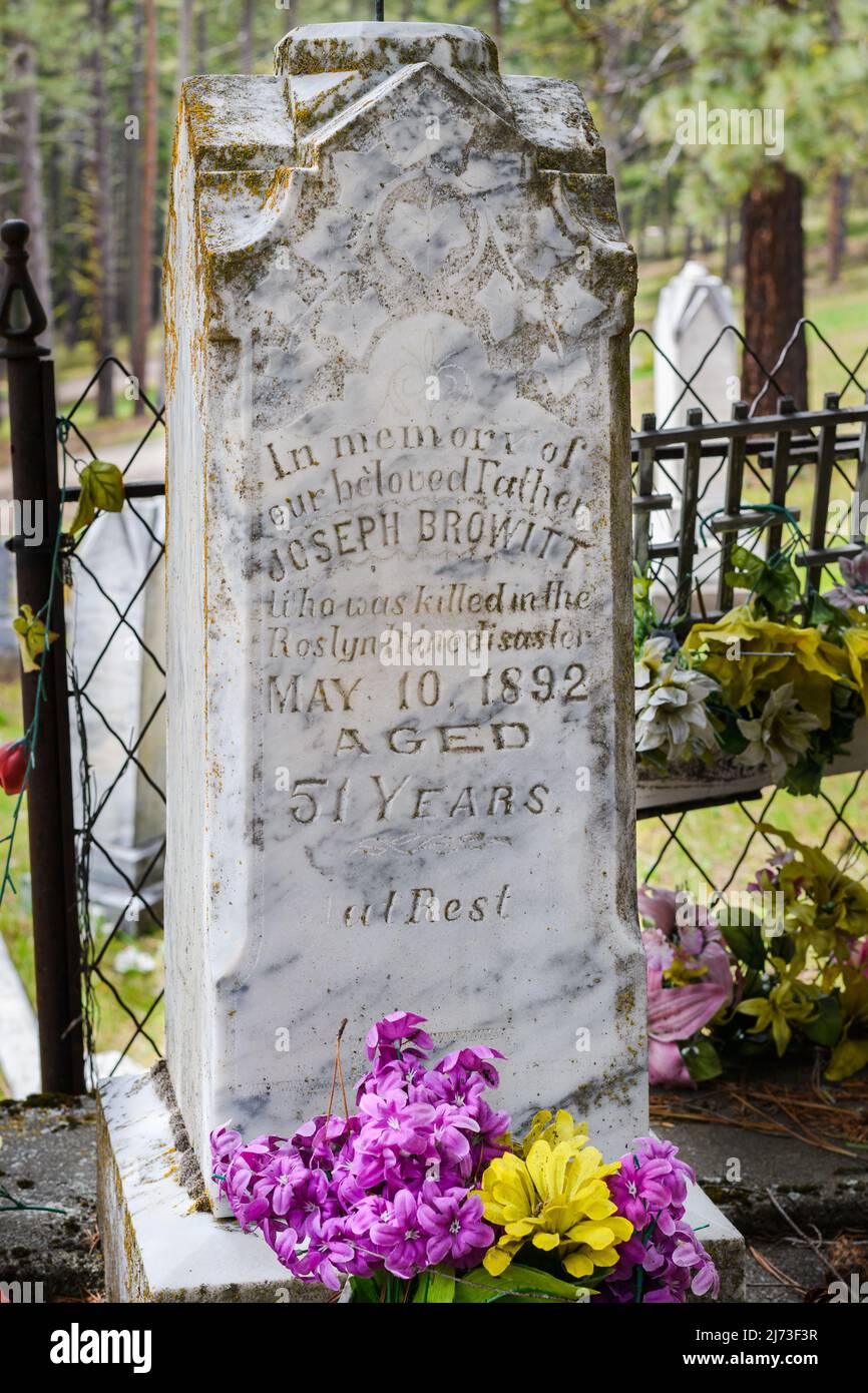 Roslyn, WA, USA - 04. Mai 2022; Joseph Browitt Grabstein eingeschrieben - der am 10. Mai 1892 im Alter von 51 Jahren bei der Roslyn-Minenkatastrophe getötet wurde Stockfoto