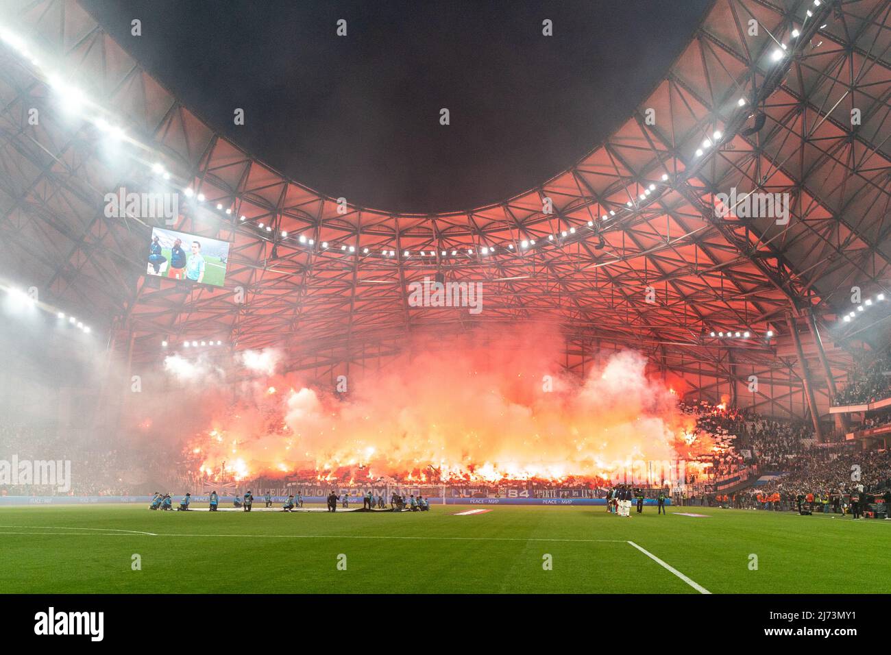 Marseille, Frankreich. 5. Mai 2022, Marseille - Übersicht über das Stade Velodrome während des Spiels zwischen Olympique Marseille und Feyenoord am 5. Mai 2022 im Stade Velodrome in Marseille, Frankreich. (Box-to-Box-Bilder/Yannick Verhoeven) Stockfoto