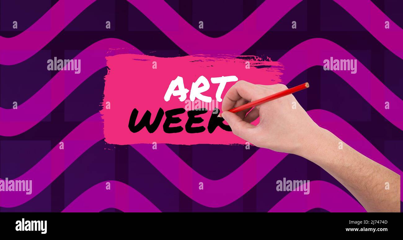 Ausgeschnittene Hand eines kaukasischen Mannes mit Bleistift über Text der Art Week auf gewelltem Hintergrund Stockfoto