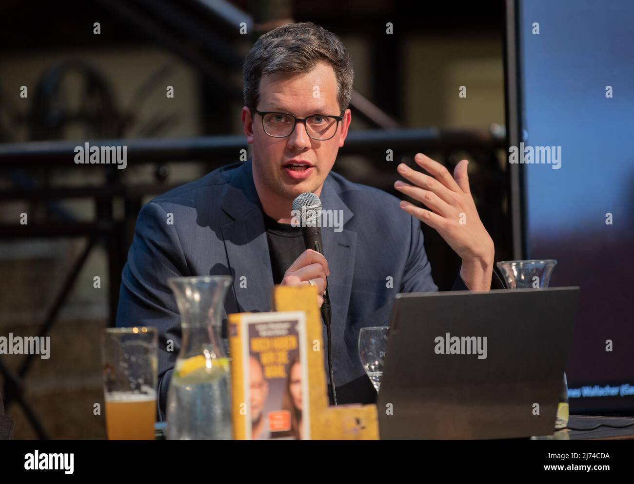 Lukas Koehler ( FDP ) bei der Diskussion "Wir haben noch die Wahl" am 5. Mai 2022 im Cafe Luitpold in München. (Foto von Alexander Pohl/Sipa USA) Stockfoto
