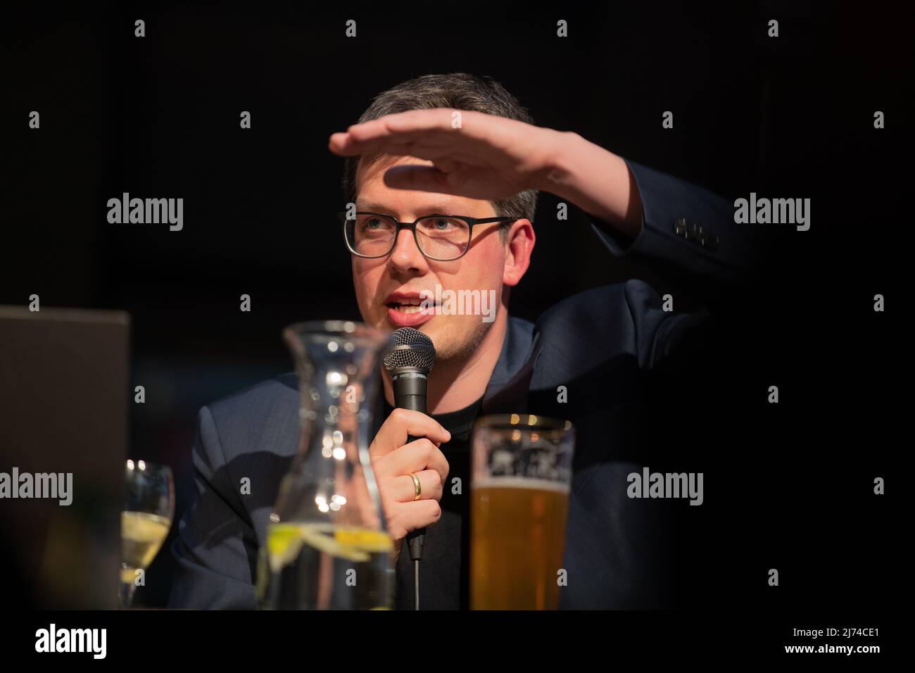 Lukas Koehler ( FDP ) bei der Diskussion "Wir haben noch die Wahl" am 5. Mai 2022 im Cafe Luitpold in München. (Foto von Alexander Pohl/Sipa USA) Stockfoto