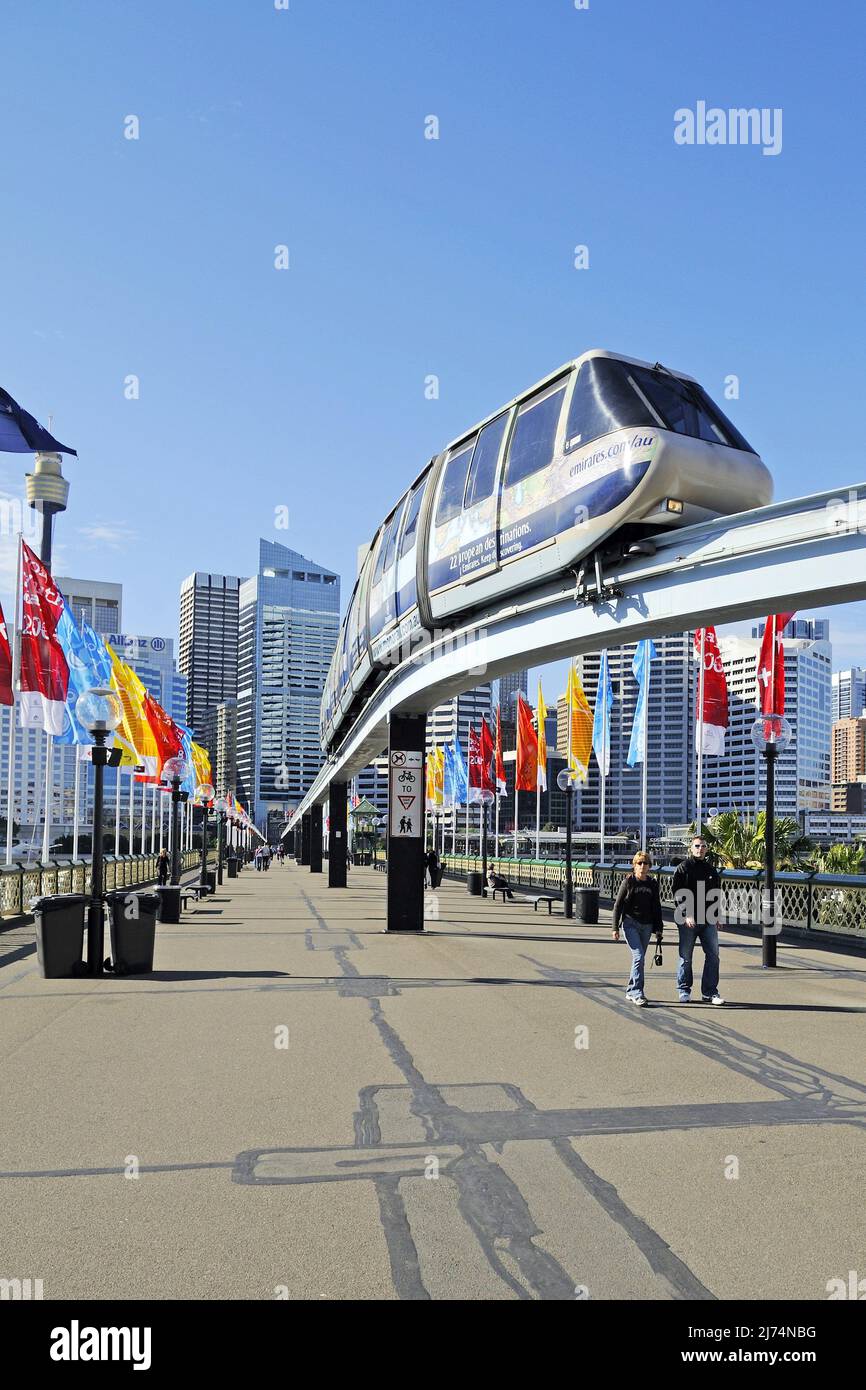 Monorail-Zug auf der Pyrmont-Brücke in Darling Harbour, Australien, Sydney Stockfoto