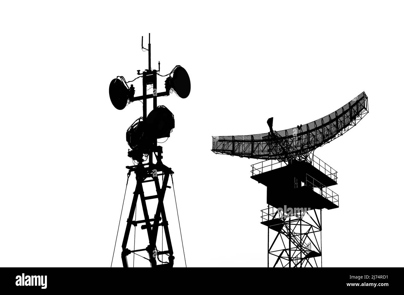 Kontur Luftverteidigungsradare der militärischen mobilen Anti-Flugzeug-Systeme, moderne Armee-Industrie auf weißem Hintergrund, Russland Stockfoto