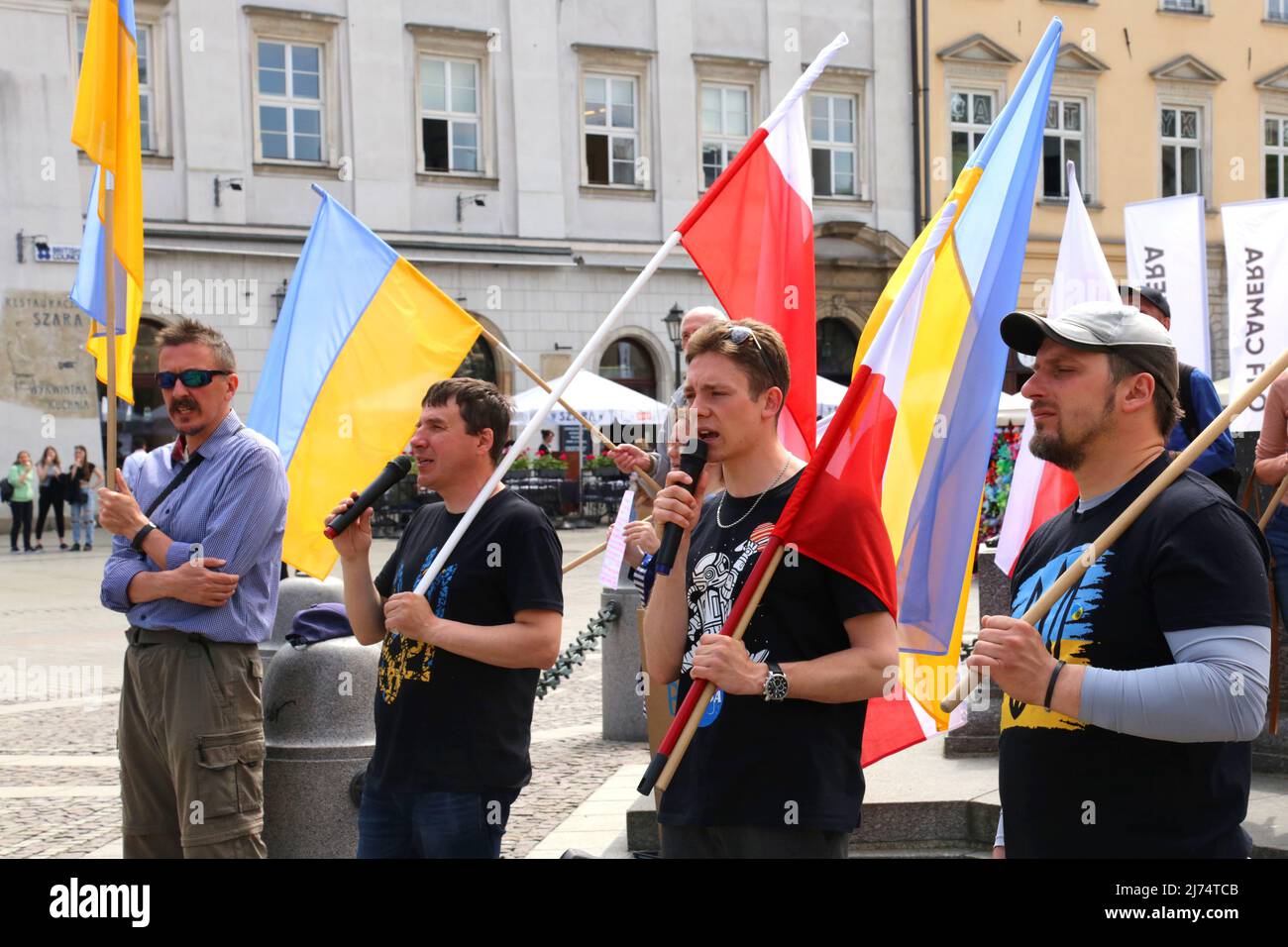 Krakau. Krakau. Polen. Ukrainische Flüchtlinge auf täglicher Kundgebung, die die NATO auffordern, den Himmel über der Ukraine zu schließen Stockfoto