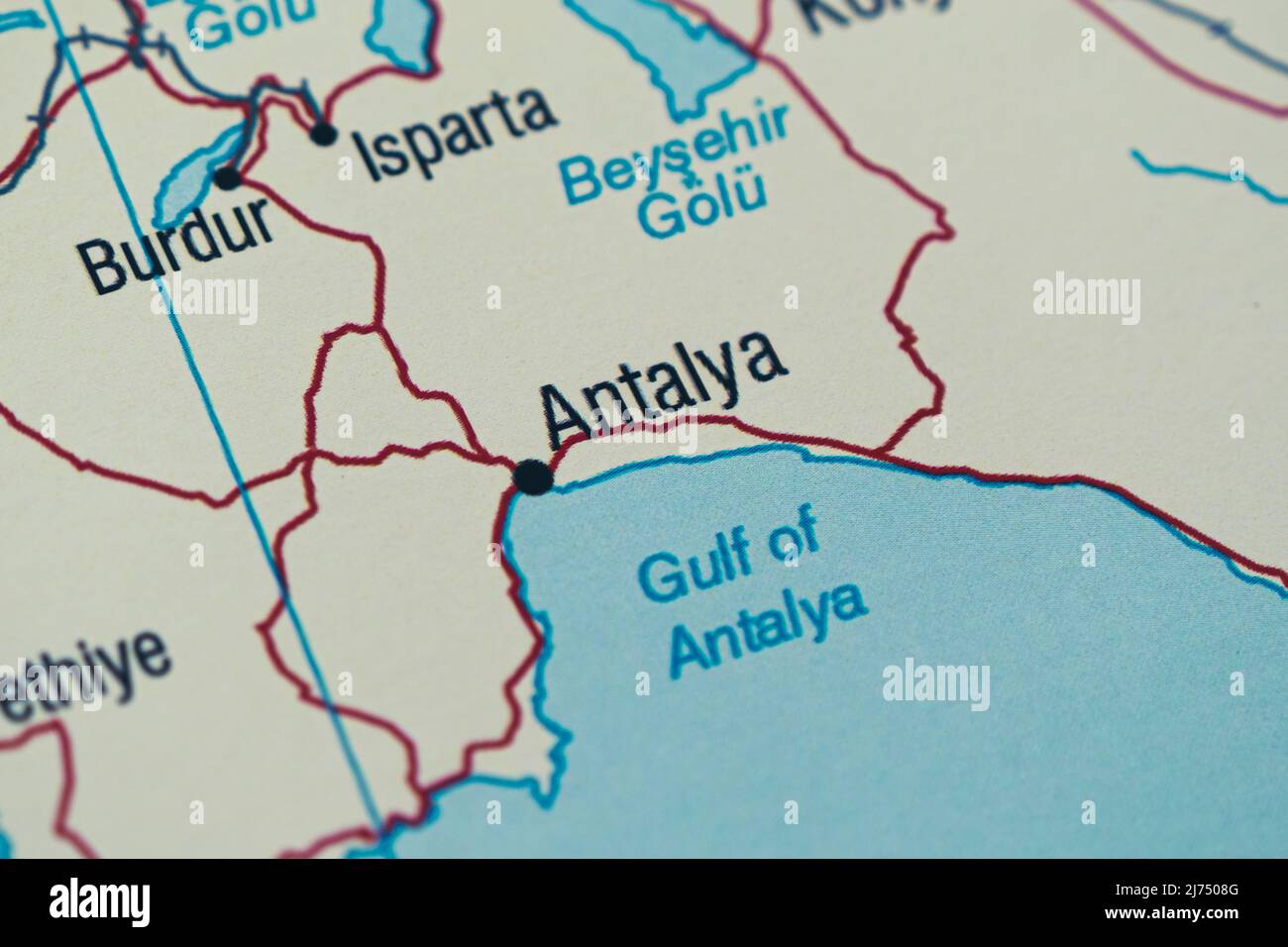 Antalya Stadt und Lage auf der Karte, Makroaufnahme und Nahaufnahme von Antalya auf der Karte, Reiseidee, Urlaubskonzept, türkische Kultur und Sprache, Urlaub Stockfoto
