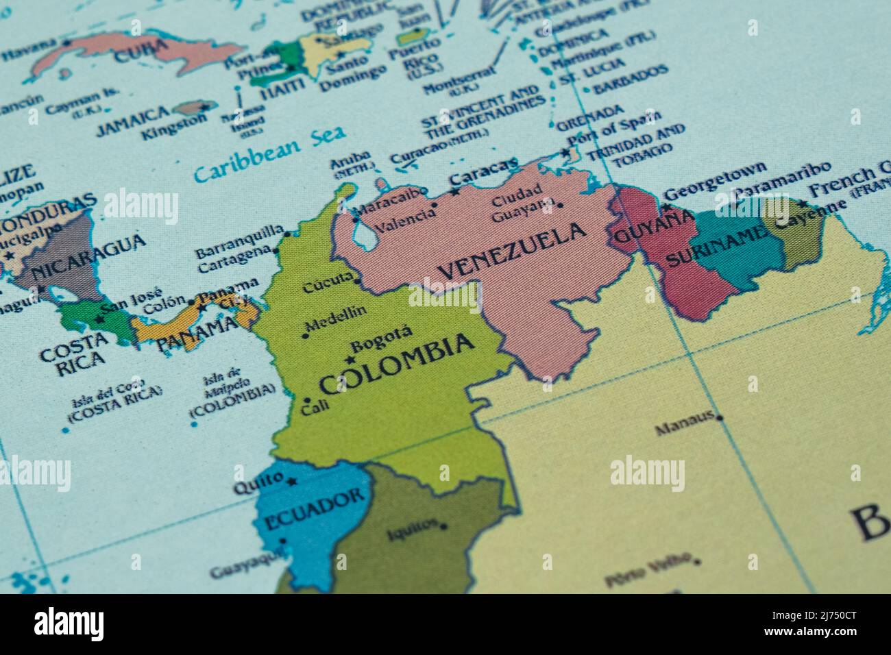 Kolumbien Land und Lage auf der Karte, Makroaufnahme und Nahaufnahme von Venezuela auf der Karte, Reisidee, Urlaubskonzept, lateinamerikanische Kultur, Südamerika Stockfoto