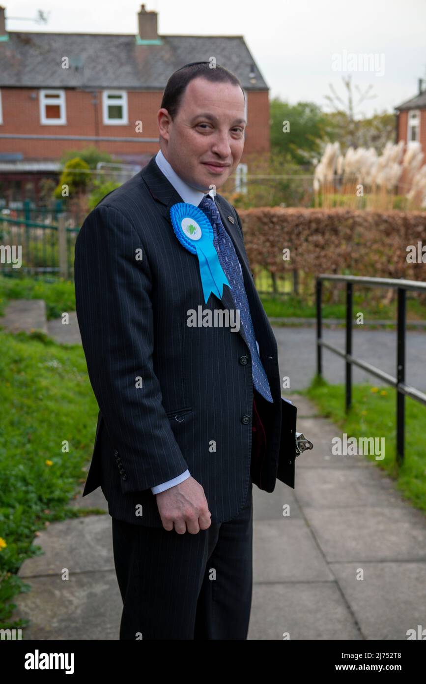 Alwoodly, Leeds, West Yorkshire Konservativer Parteiratskandidat Dan COHEN. Moor Allerton Church Hall, Leeds. Der Kandidat der Konservativen Partei gewann 4.466 Stimmen. 5 Mai 2022. Stockfoto
