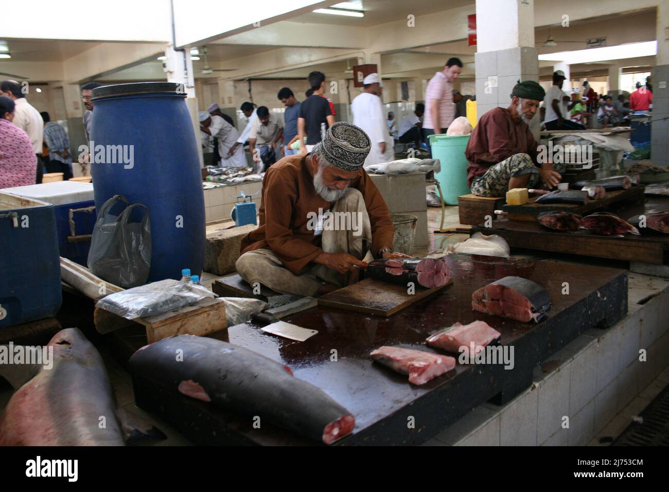 Alter Mann auf dem Fischmarkt, Muttrah, Oman Stockfoto