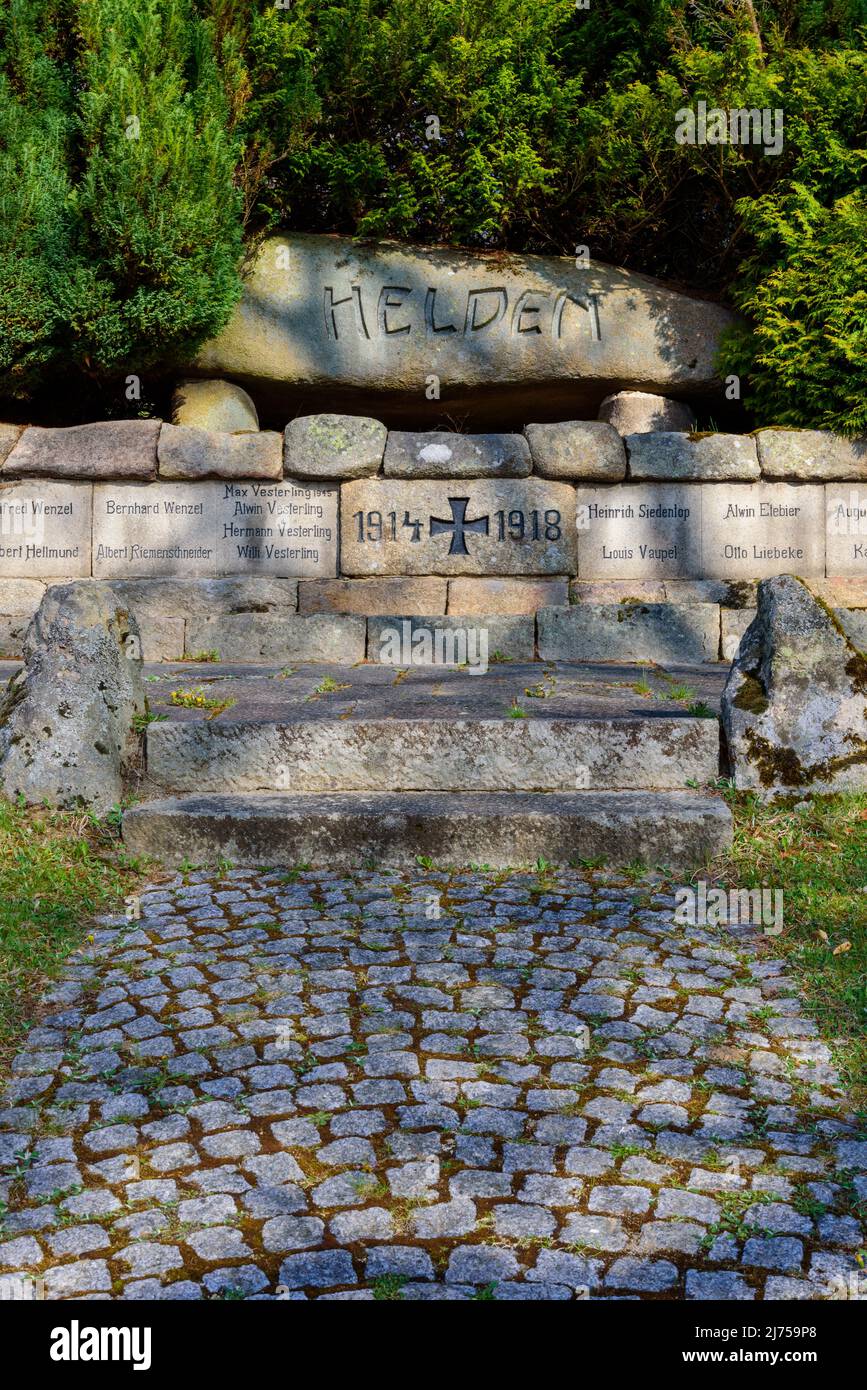 Deutsches Kriegsdenkmal im Dorf Schierke, Harz-Gebirge Stockfoto