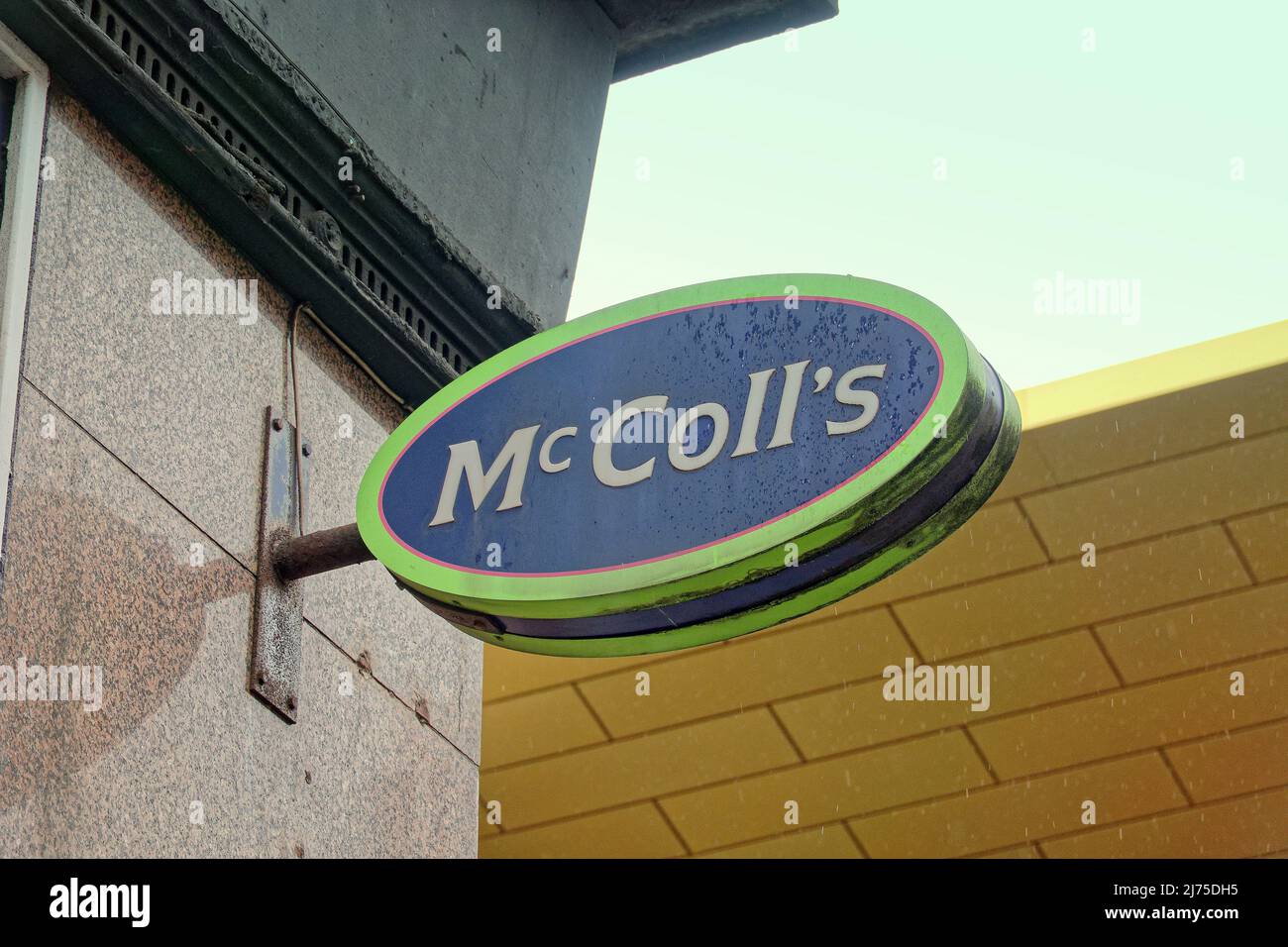 Glasgow, Schottland, Großbritannien 6. May, 2022.McColls in der Verwaltung als Morrissons bietet an, es zu retten und der Zweig in der Mitte der Stadt weiter wie normal . Credit Gerard Ferry/Alamy Live News Stockfoto