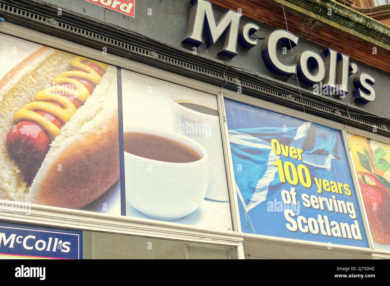 Glasgow, Schottland, Großbritannien 6. May, 2022.McColls in der Verwaltung als Morrissons bietet an, es zu retten und der Zweig in der Mitte der Stadt weiter wie normal . Credit Gerard Ferry/Alamy Live News Stockfoto