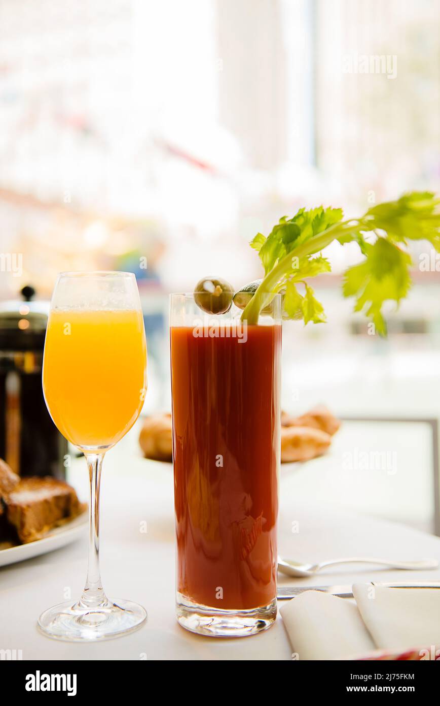 Mimosa und Bloody mary Cocktails Stockfoto